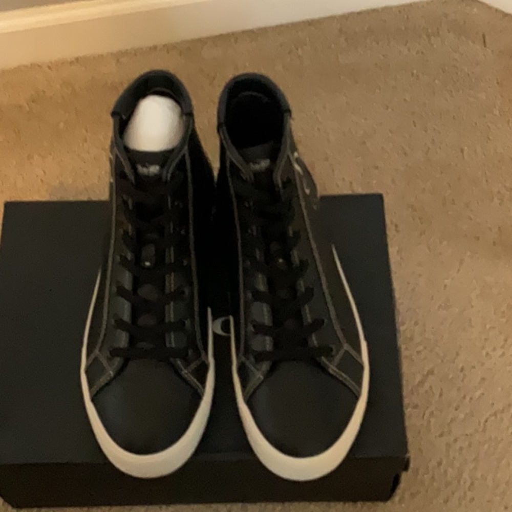 Men’s Authentic Brand New Coach Sneaker Size 11